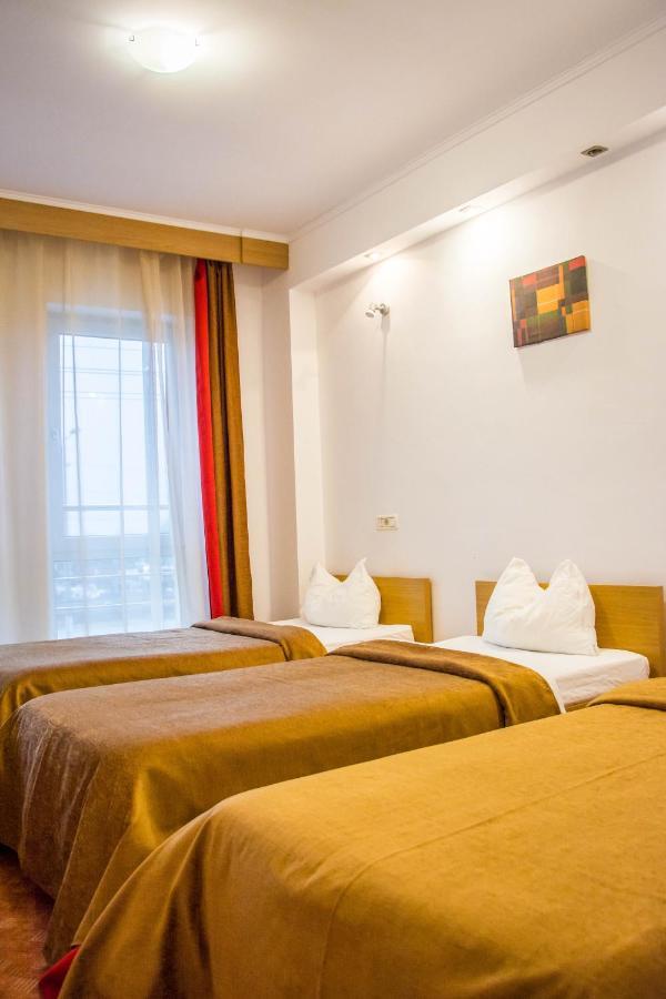 Hotel Riga Arad Ngoại thất bức ảnh
