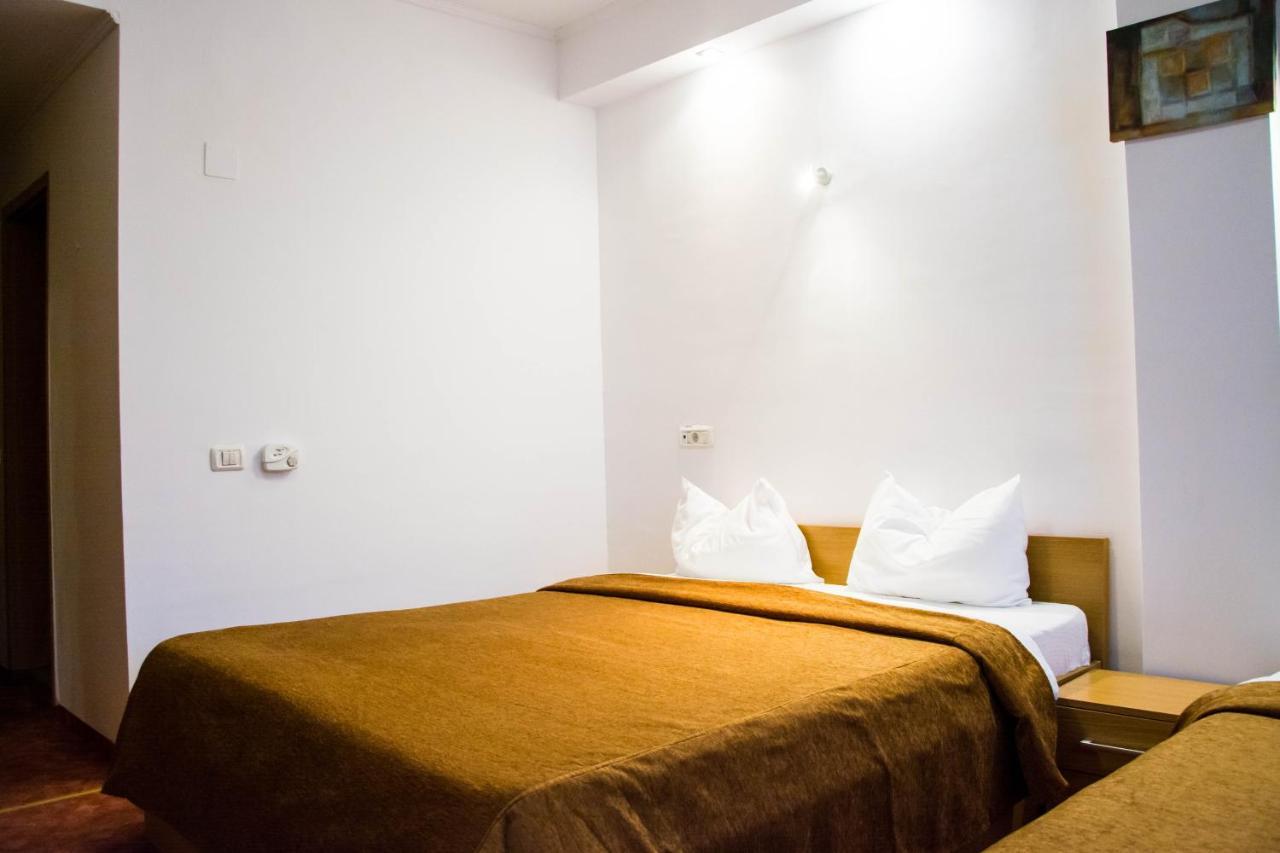 Hotel Riga Arad Ngoại thất bức ảnh