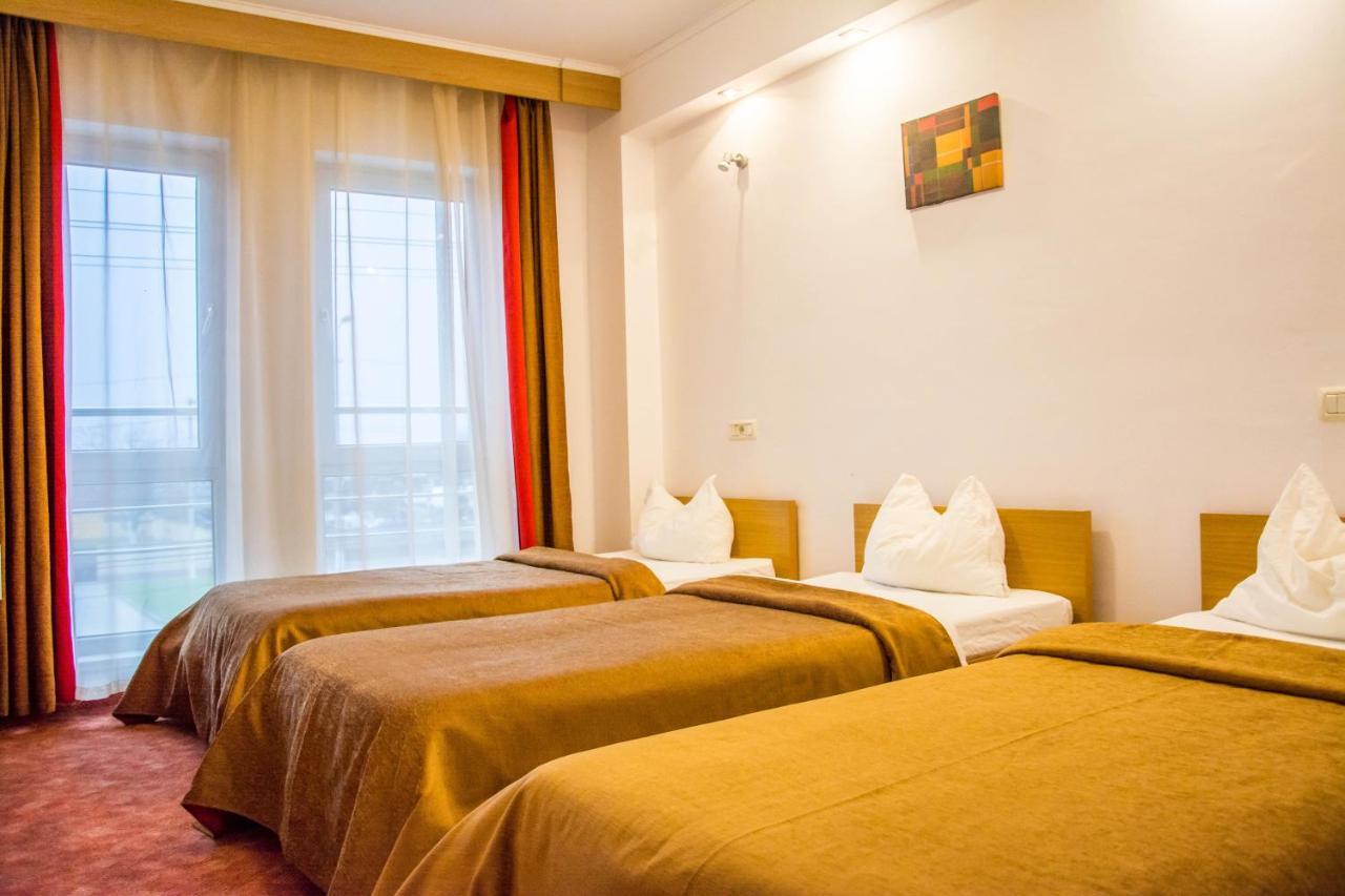 Hotel Riga Arad Ngoại thất bức ảnh