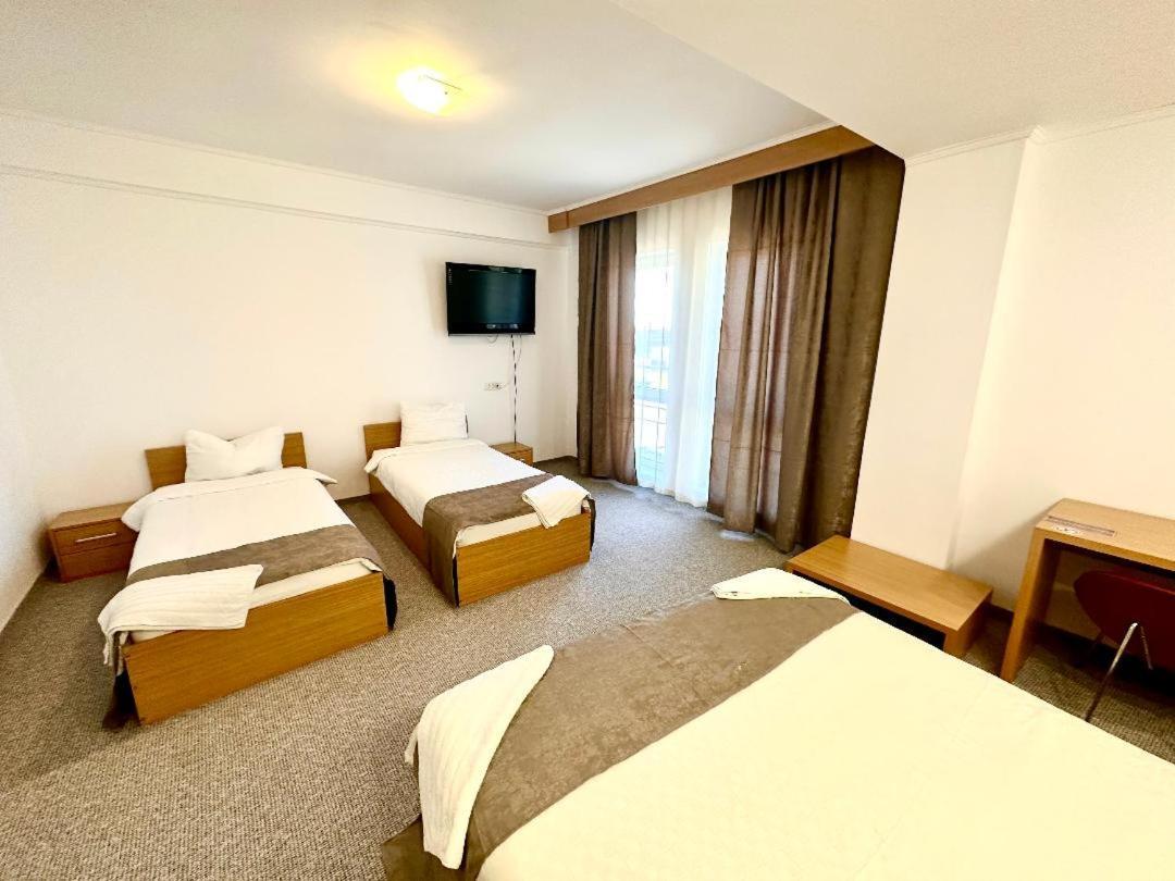 Hotel Riga Arad Ngoại thất bức ảnh