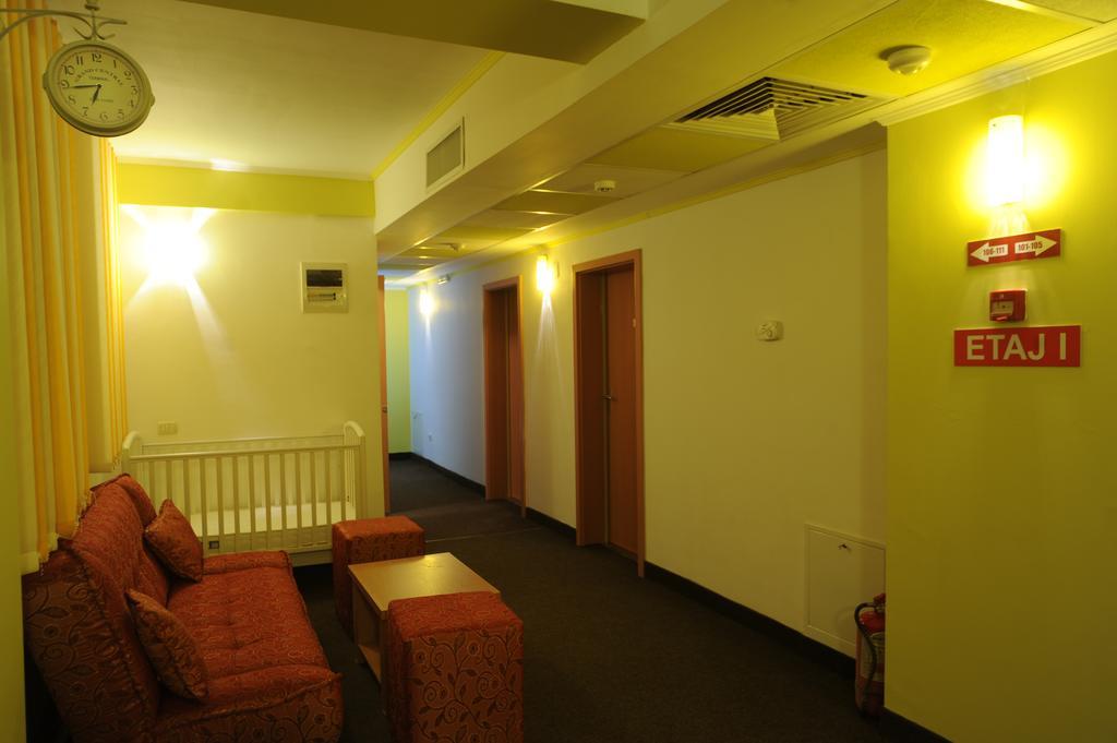 Hotel Riga Arad Ngoại thất bức ảnh